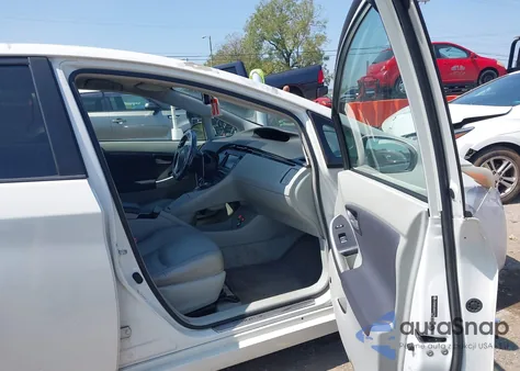 2010 Toyota Prius V z USA, uszkodzony, nr VIN JTDKN3DU4A0037756